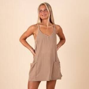FP Movement Hot Shot V-Neck Sleeveless Patch Pocket Mini Dress Medium (B120337)